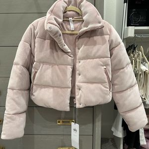 Alo yoga ribbed velour blush puffer coat